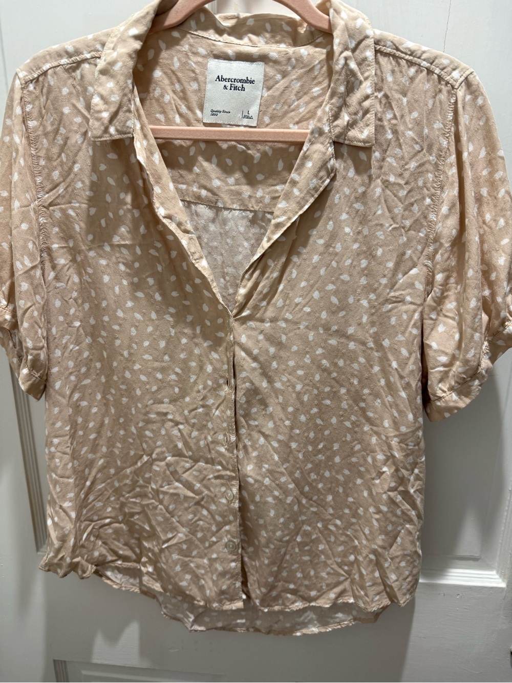 Abercrombie & Fitch Beige Short-Sleeve Collared Blouse with White Dot Print